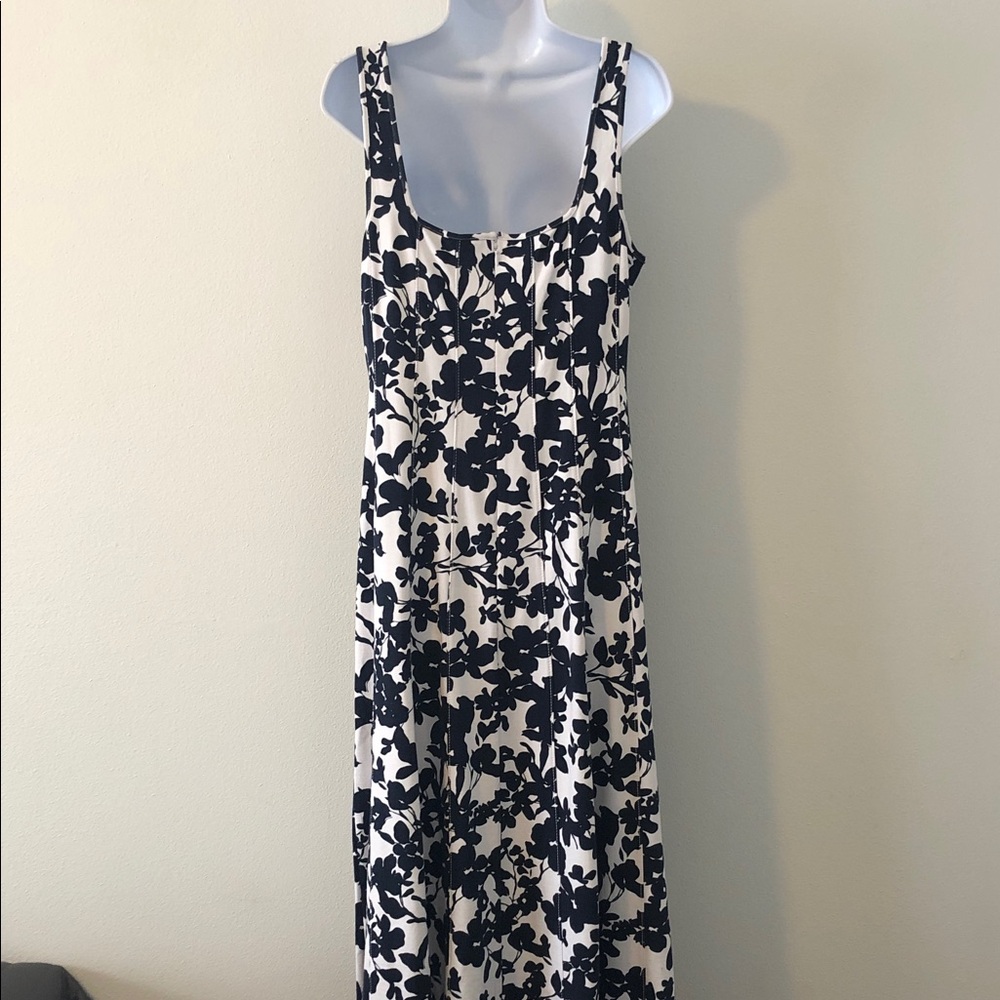 Loft Dress - Picture 3 of 6